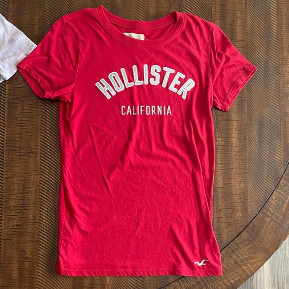 Two Women’s Hollister Shirts- (Multicolor) and the other one is Red - Picture 4 of 5